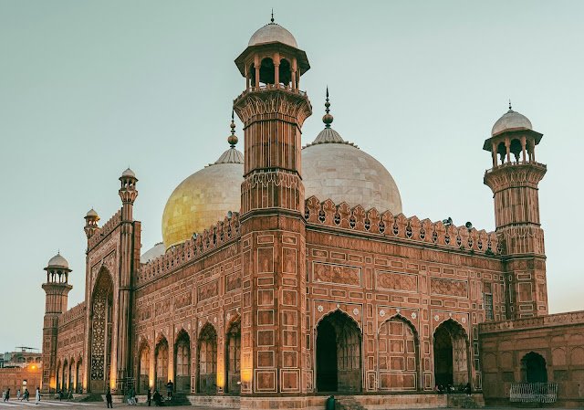 The Badshahi Mosque