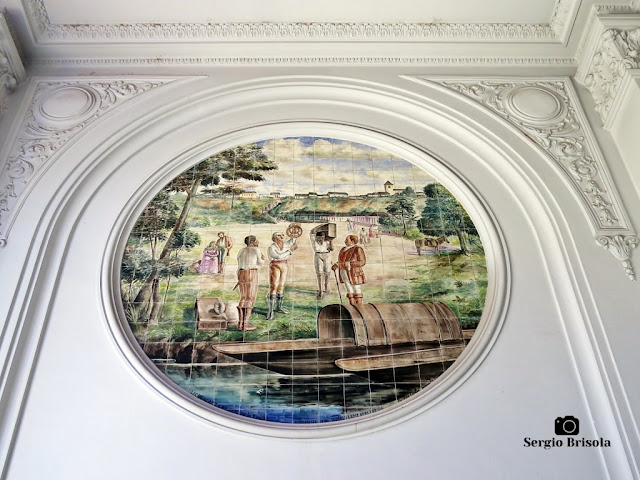 Close-up de um dos painéis pintados em azulejos do Edifício Administrativo do antigo IAG - Água Funda