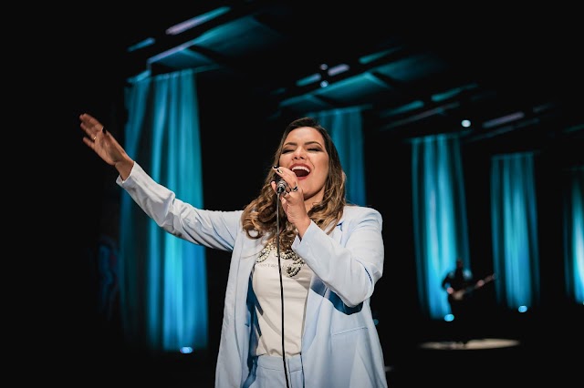 Heloísa Rosa lança sua nova música "Santo Deus"