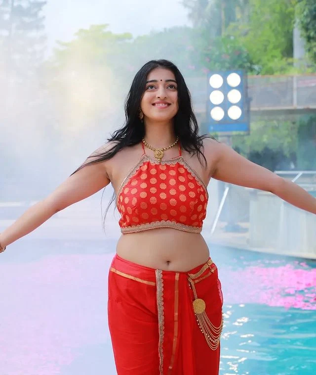 Indian Actress Mouryani Hot and Sexy Nevel show | Mouryani Hot and sexy photoshoot