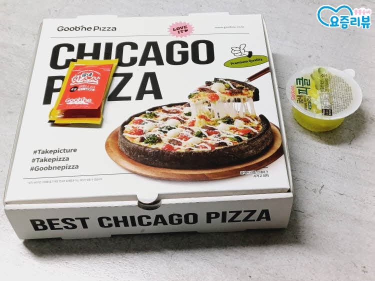 굽네치킨 블랙 트러플 스테이크 시카고 피자 이미지