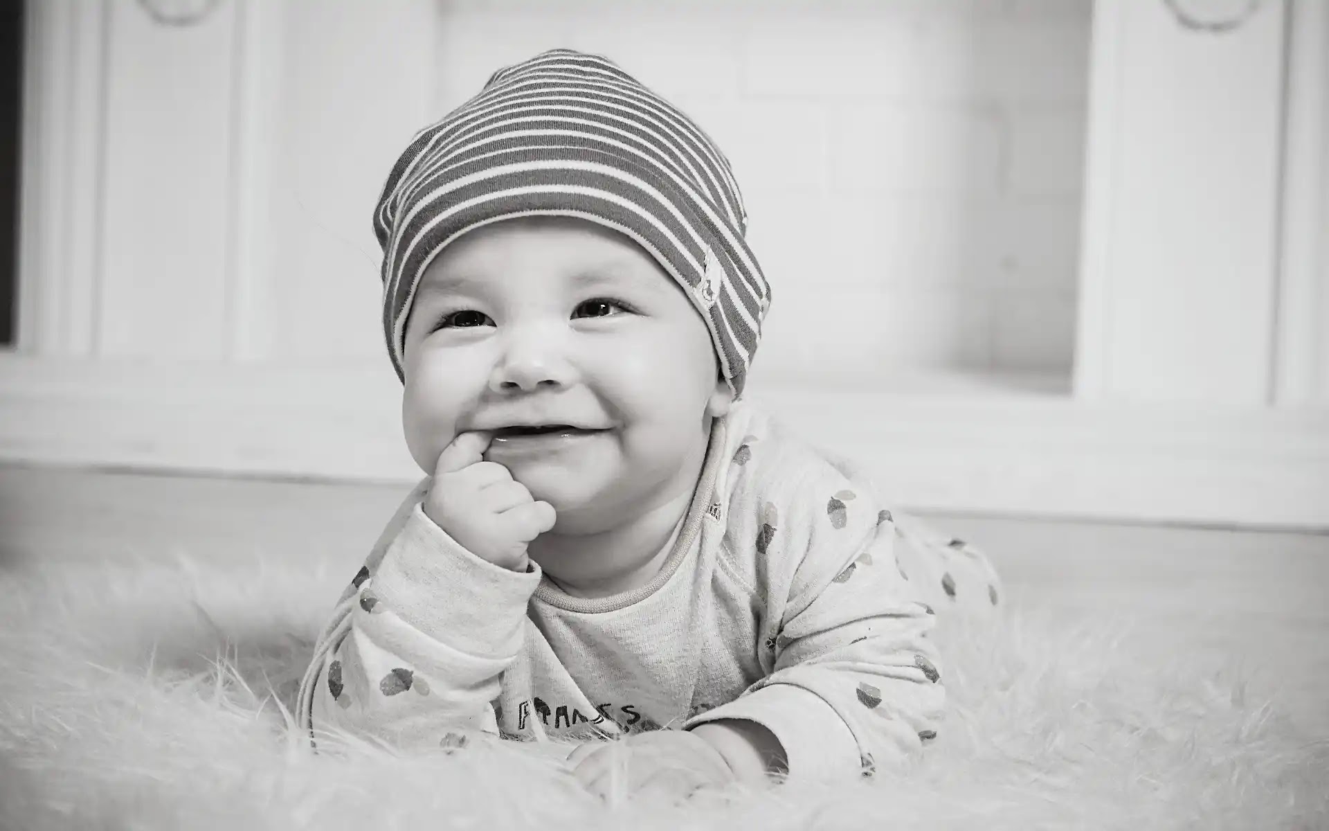 Black and white baby photo gallery