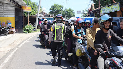 One Way jadi Jurus Ampuh dari Polisi Guna Kurangi Kepadatan Arus Lalulintas di Kawasan Wisata Palabuhanratu