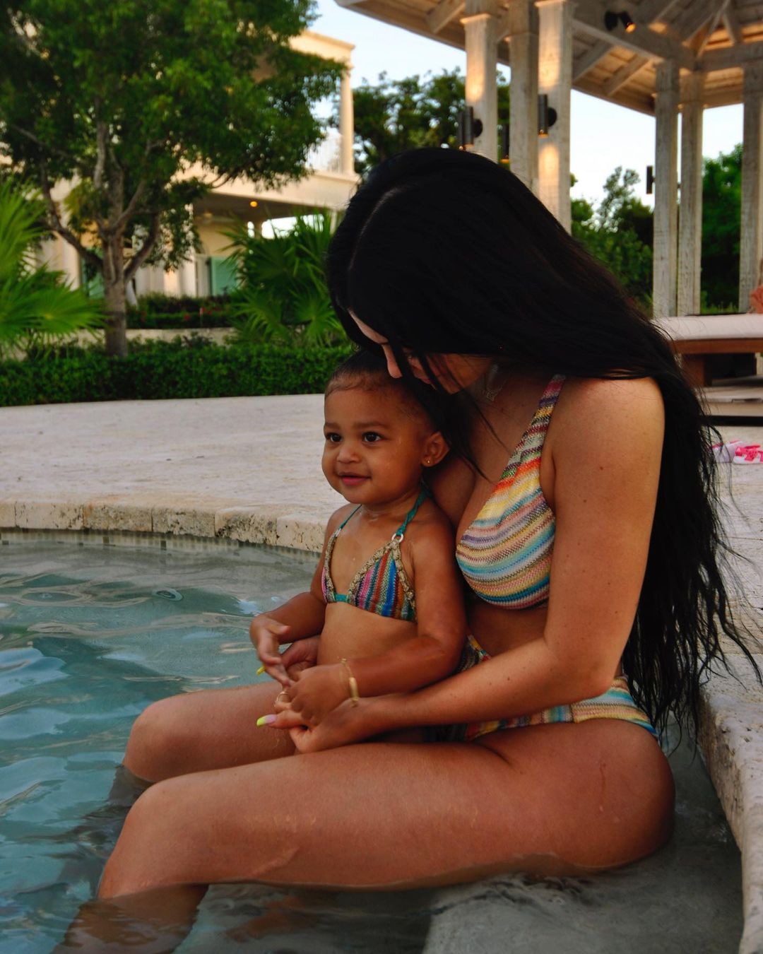  Kylie Jenner with her daughter Stormi Webster 