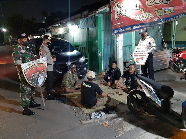 Cegah covid 19 merebak kembali, petugas gabungan Mojolaban intensif patroli PPKM level 2