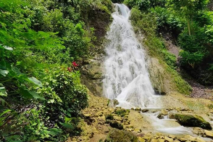 Air Terjun Kembang Soka Kulon Progo Suasana Adem Yang Menenangkan.