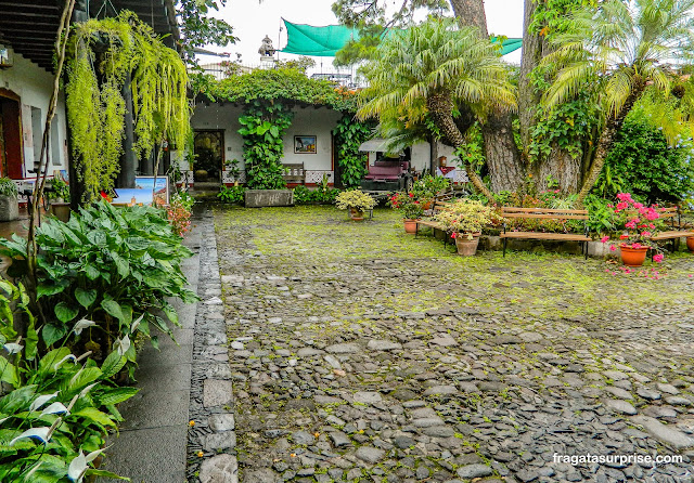 Pátio colonial em Antigua, Guatemala