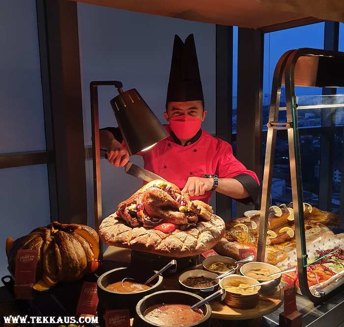 DoubleTree Buffet Menu Brined Roasted Turkey with Spiced Honey Glaze