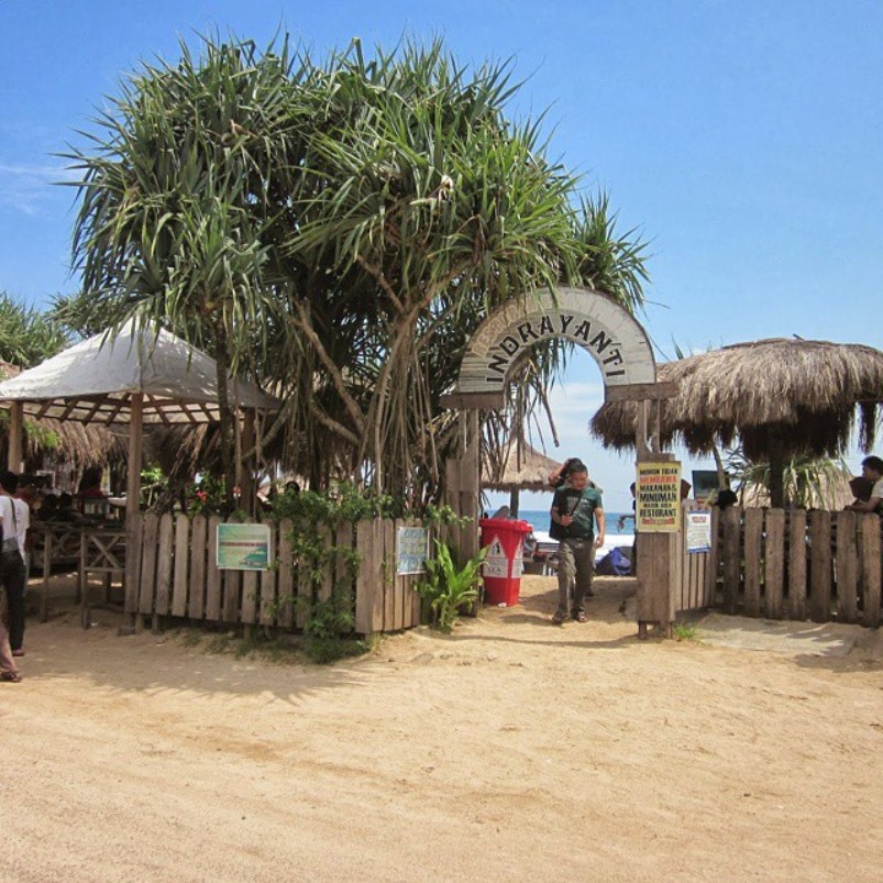 Pantai Indrayanti Gunung Kidul Yogyakarta