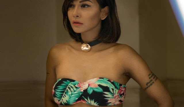 Actress Sakshi Pradhan Latest Bikini Images Navel Queens