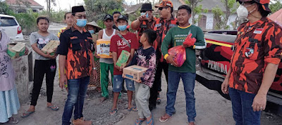 Ketua Majelis Pimpinan Cabang ( MPC ) Pemuda Pancasila Kota Tangerang Provinsi Banten H. Mulyadi, SH. melepas relawan kemanusiaan untuk korban bencana erupsi Semeru