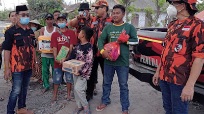 MPC Pemuda Pancasila Kota Tangerang berbagi bersama korban Semeru 