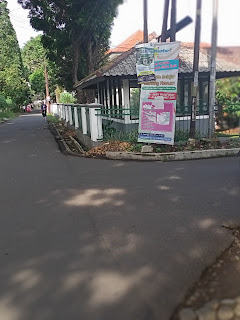 Bangunan sia-sia di pertigaan jalan (dokumen pribadi)