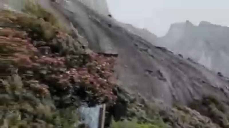 Fenomena salji turun di Gunung Kinabalu kembali selepas 29 tahun