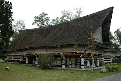 Rumah Adat Suku Batak: Jenis dan Ciri khas
