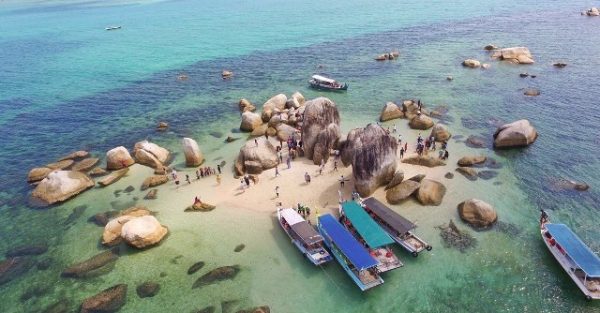 Pulau Batu Berlayar Belitung