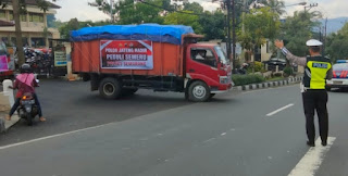 *4 Truk Pengangkut Sejumlah Bantuan Dari Polres Semarang Untuk Korban Erupsi Gunung Semeru Diberangkatkan Hari Ini*