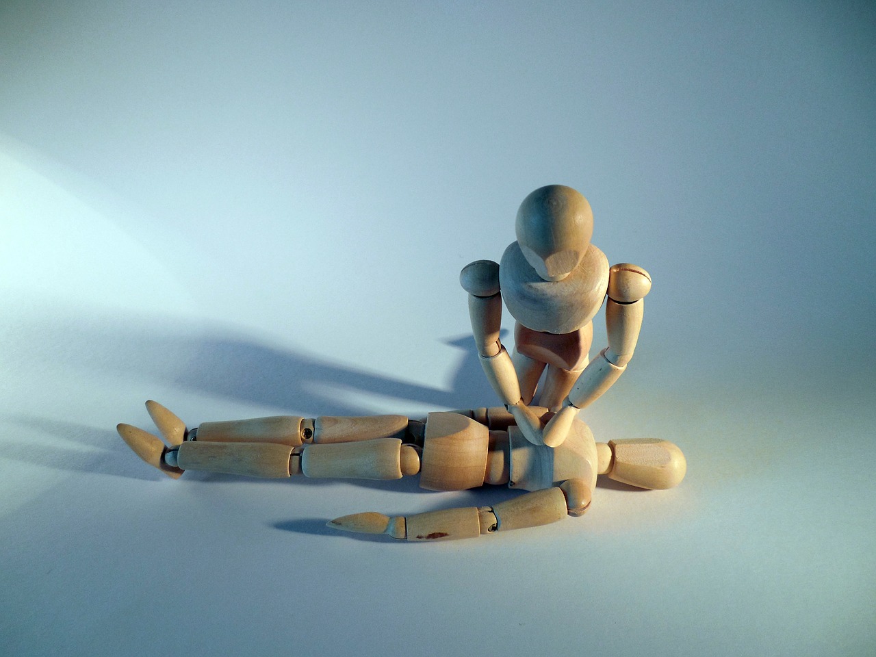 Dicas para agir em casos de primeiros socorros Dicas para agir em casos de primeiros socorros