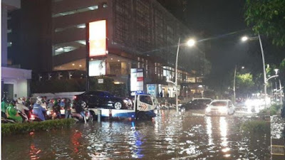 Banjir dikemang raya jaksel surut, Untuk kendaraan sudah bisa melintas kembali