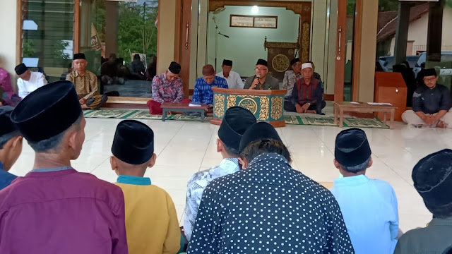 Khataman Ngaji, Pengurus Ranting NU Tengguli 2 Beserta Banom dan Takmir Masjid, Mengadakan Buka Bersama dan Santunan. 