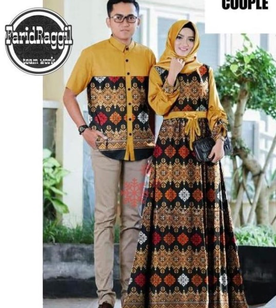 Model Baju dari Kain Pelepah Pisang - Kain tenun pelepah pisang Sulawesi dibuat batik coupe sarimbit
