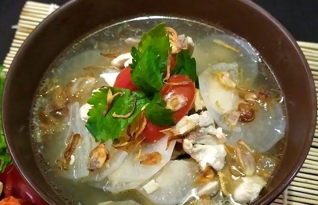 Sajian Soto Ayam Lobak Bening Sebagai Menu Masakan Sehari-hari