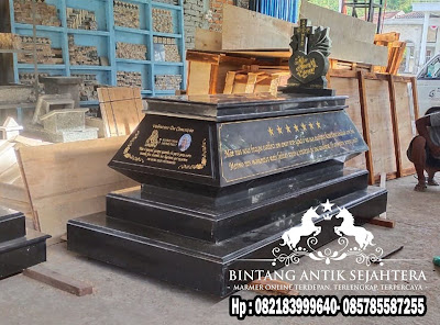 Makam Bokoran Tumpuk Granit