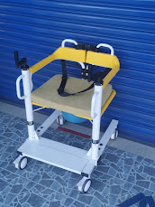 TRANSFER WHEELCHAIR - WHEELCHAR, TRANSFER CHAIR, COMMODE CHAIR, SHOWER CHAIR 4 IN 1 DELUXE CHAIRS.
