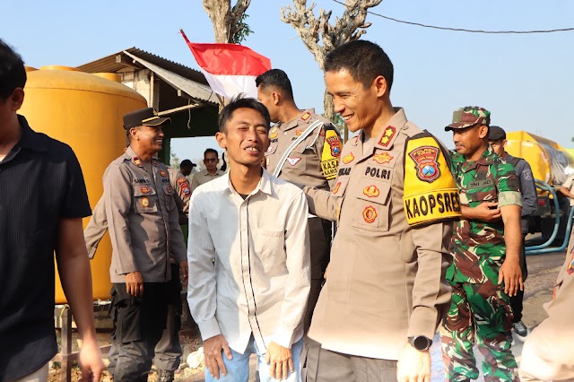 *Polres Tuban Kembali Distribusikan Air Bersih Bantu Warga di Musim Kemarau*