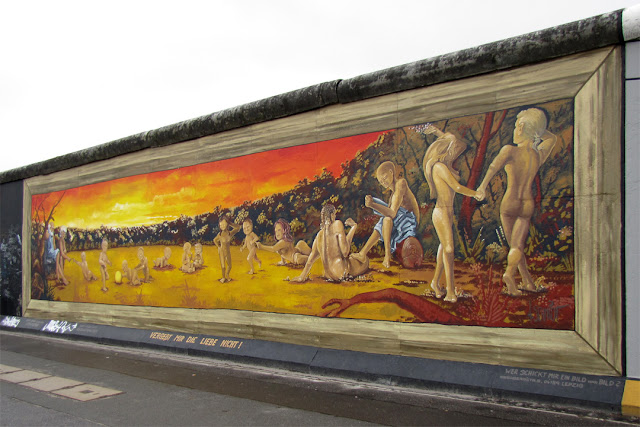 Vergesst mir die Liebe nicht, Don't Forget the Love by Henry Schmidt, East Side Gallery, Mühlenstraße, Berlin