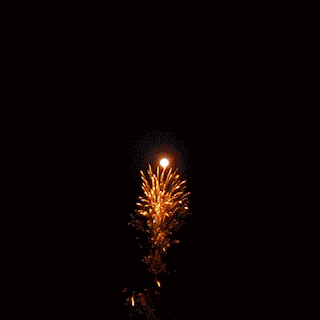 Tanti auguri a te! 80 anni GIF con bellissimi fuochi d'artificio