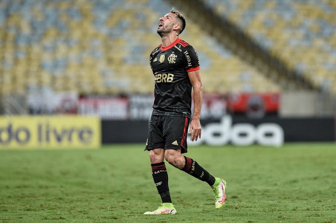 Isla não deverá mais jogar pelo Flamengo, diz Mauro Cezar 
