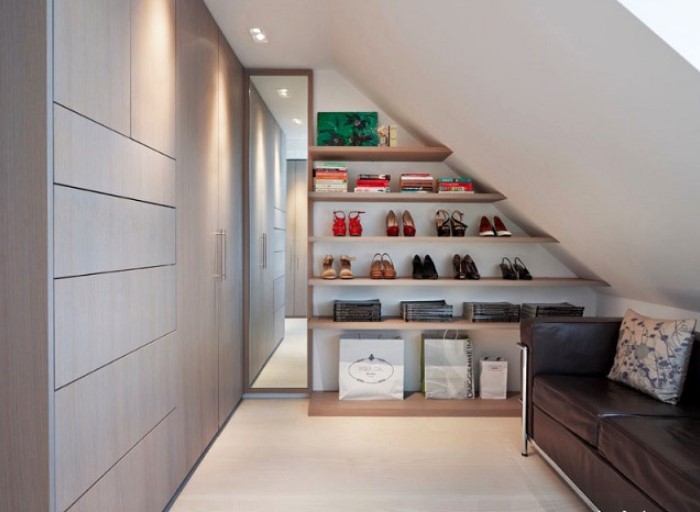 modern minimalist walk-in closet