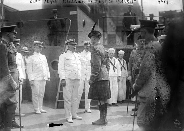 Fotografías del buque acorazado USS Recruit en Manhattan (1917-1920)