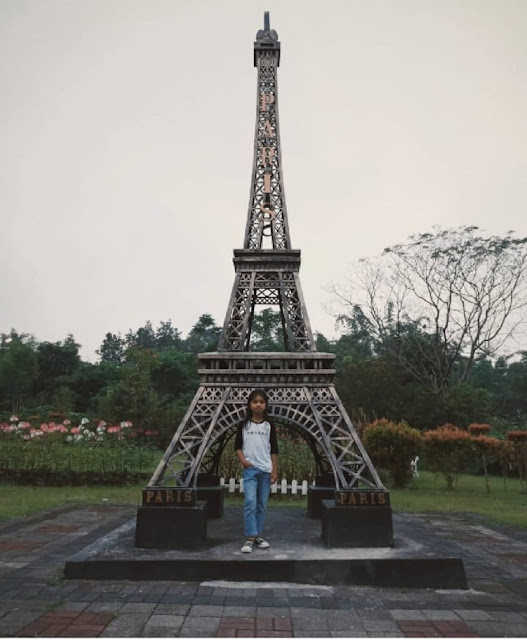 World Landmarks Merapi Park Jogja Jam Buka