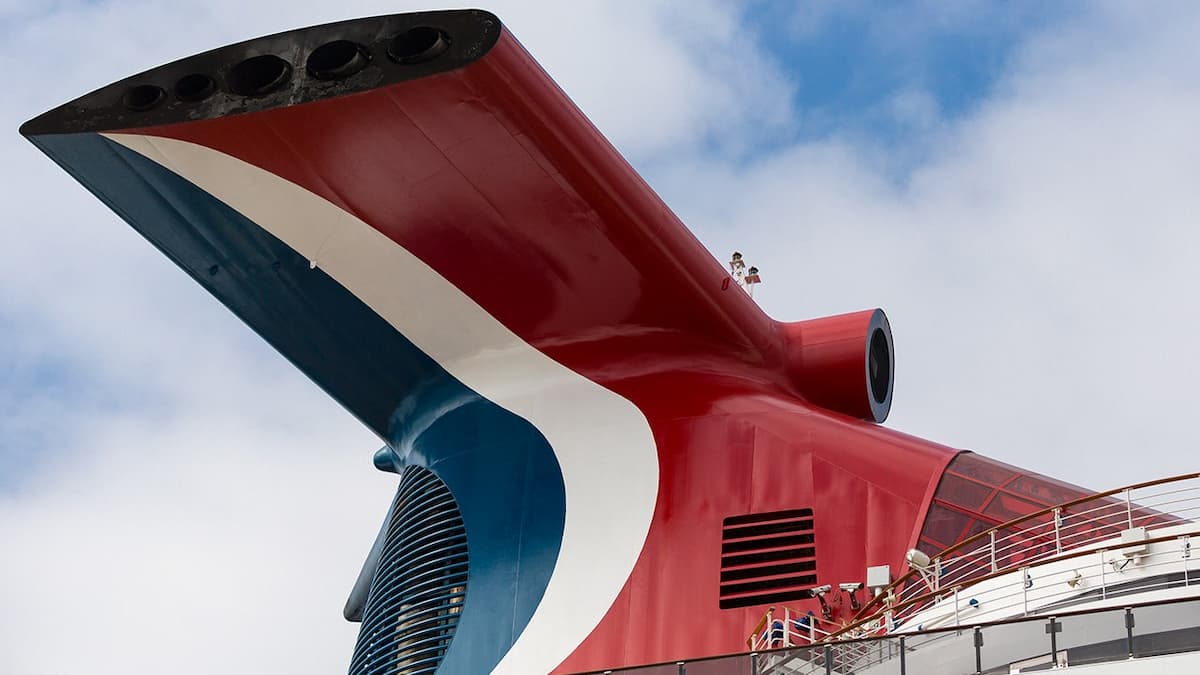 woman jumps carnival cruise ship