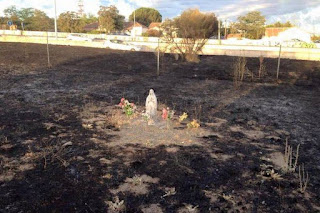 Story of our lady of the bush, a Thorn bush fully engulfed in flames and the statue of Our Lady Standing unharmed