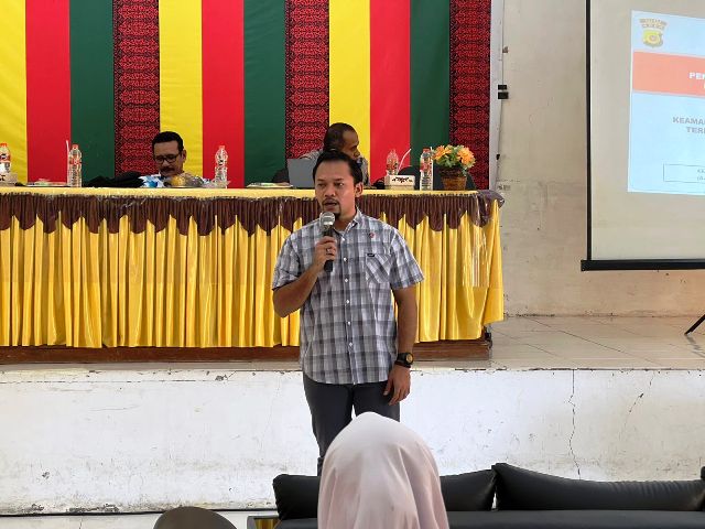 Mewakili Kapolres Aceh Timur, Kasatreskrim Menjadi Narasumber Pada Kegiatan Sosialisali Penyelenggaraan Pemilu Bagi Pemilih Pemula