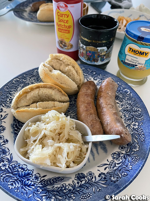 Bratwurst, Bread rolls, Sauerkraut