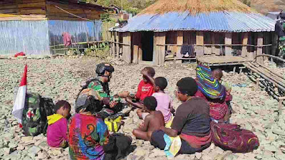 Apkam Gabungan TNI-Polri Beri Rasa Aman Cegah Masyarakat Kampung Pogapa Distrik Homeyo Mengungsi