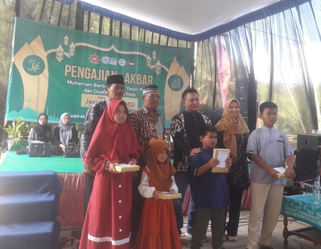 150 Anak Yatim Dan Dhuafa' Se Kalurahan Petir Terima Paket Bantuan