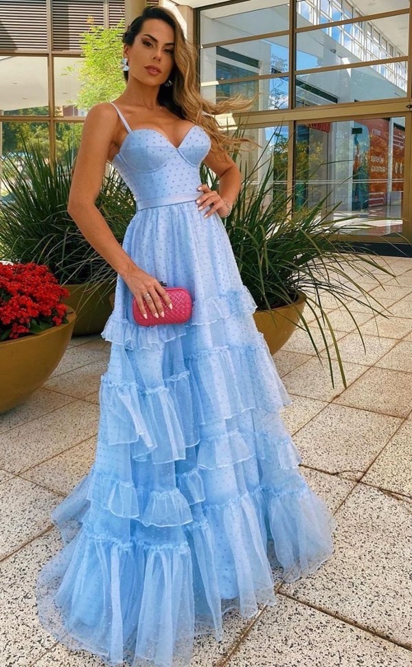 vestido longo azul serenity com micro poas para madrinha de casamento