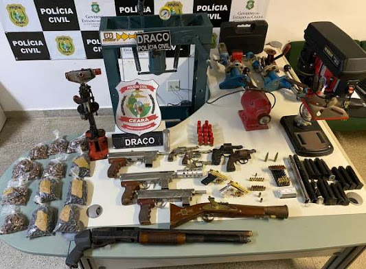 POLÍCIA CIVIL APREENDE ONZE ARMAS DE FOGO COM MEMBROS DE ORGANIZAÇÃO CRIMINOSA EM FORTALEZA