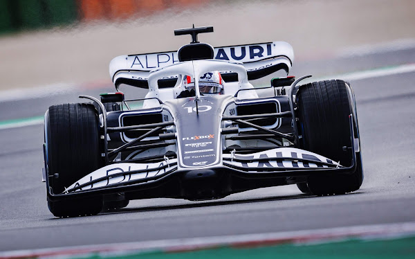 Fórmula 1: AlphaTauri AT03 vai para pista em Misano - fotos