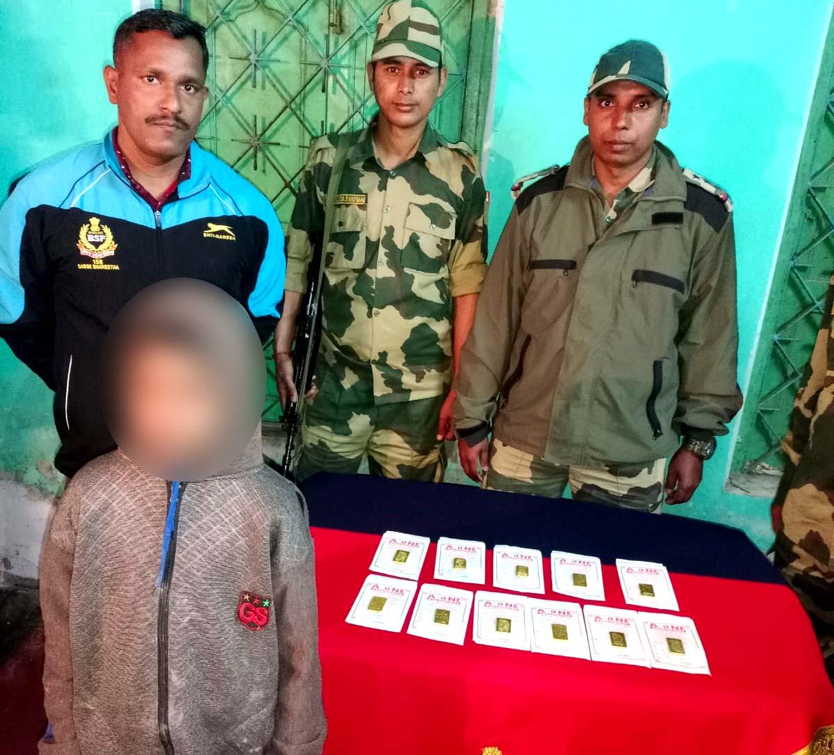 Boy-caught-in-Bagda-trying-to-smuggle-gold-biscuits