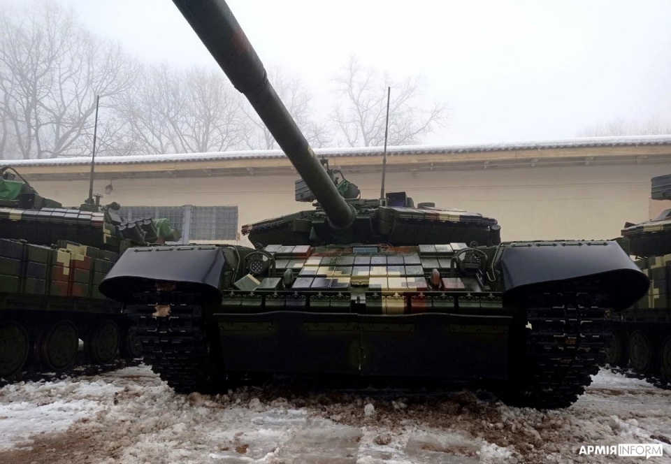 Львівський завод передав ЗСУ партію танків Т-64 та БМП-1