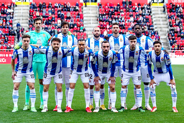 R. C. D. ESPANYOL DE BARCELONA. Temporada 2021-22. Diego López, Leandro Cabrera, Aleix Vidal, Sergi Gómez, Dimata. Pedrosa, Keidi Baré, Raúl De Tomás, Sergi Darder, Javi Puado, Óscar Gil. R. C. D. MALLORCA 2 R. C. D. ESPANYOL DE BARCELONA 1 Sábado 15/01/2022, 16:00 horas. Copa del Rey, octavos de final, partido único. Palma de Mallorca, Visit Estadi: 11.430 espectadores. GOLES: 1-0: 32’, Take Kubo, de falta directa. 2-0: 60’, Abdón Prats. 2-1: 68’, Javi Puado.