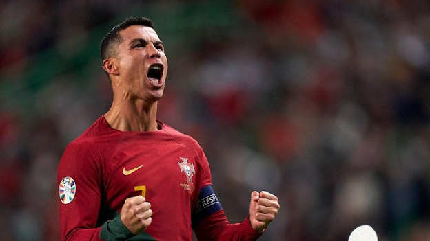 Cristiano Ronaldo meraikan rekod dunianya