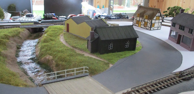 009 gauge layout,Wills Corrugated iron chapel,