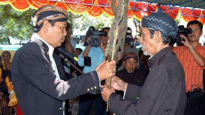 Ini Sosok Dalang Ki Warseno Bareng Gus Miftah, yang Pentaskan Wayang Mirip Khalid Basalamah 